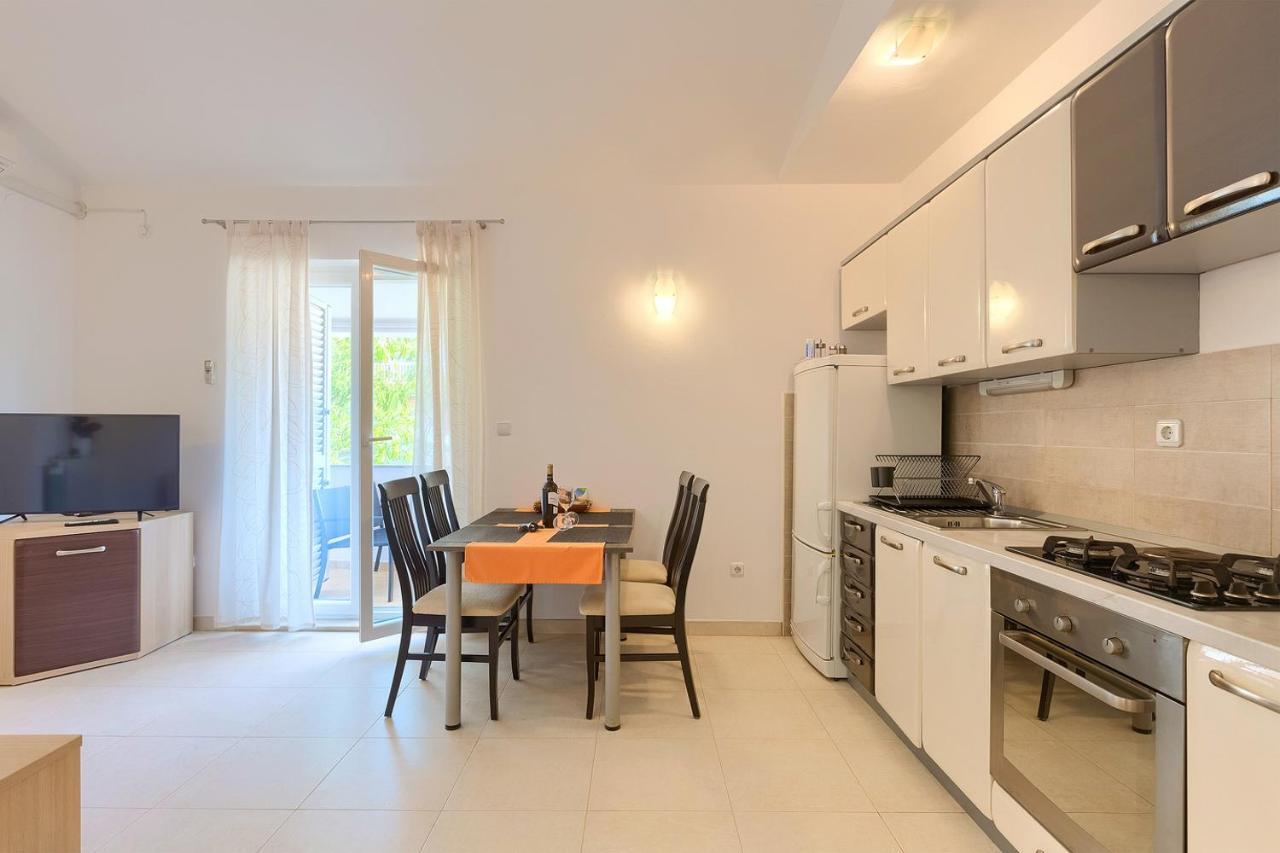 Apartments Boris 771 Fažana Buitenkant foto